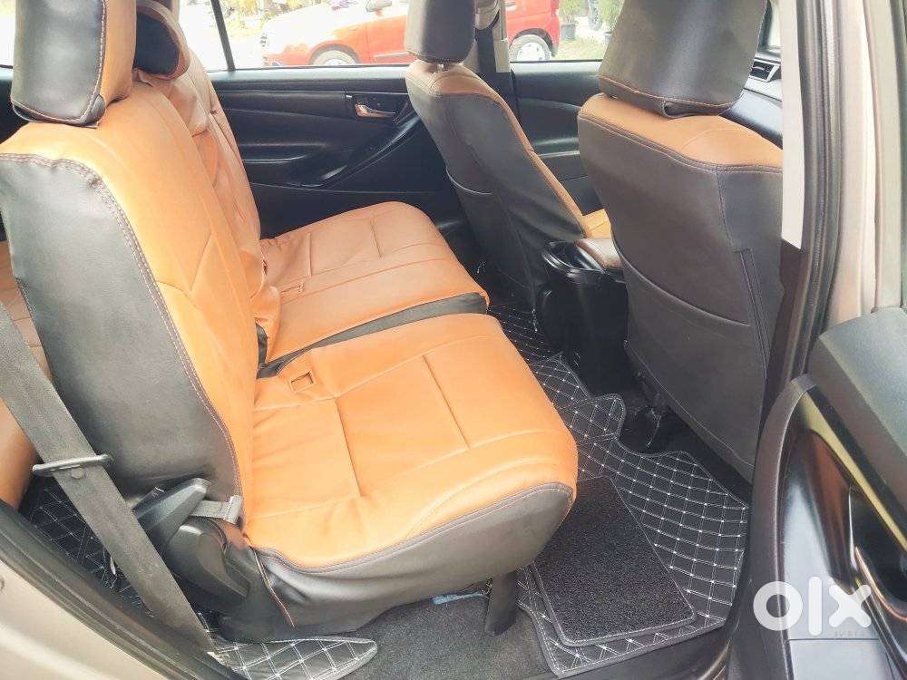 Toyota Innova Crysta 2.4 G Plus Mt 8 Str, 2017, Diesel