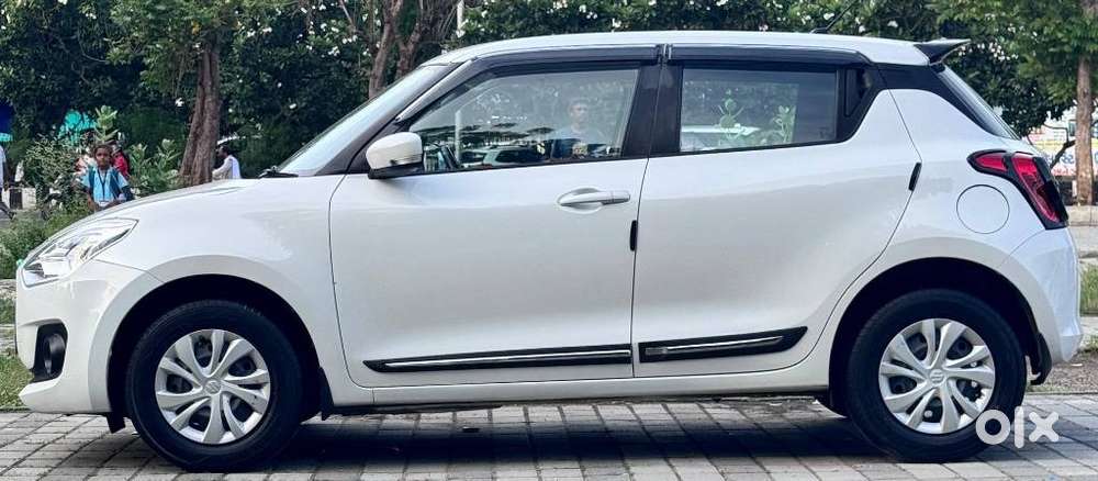 Maruti Suzuki Swift Vxi + Manual, 2022, Petrol