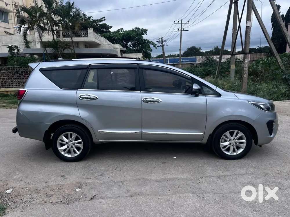 Innova Crysta 2.4 V Mt 2020