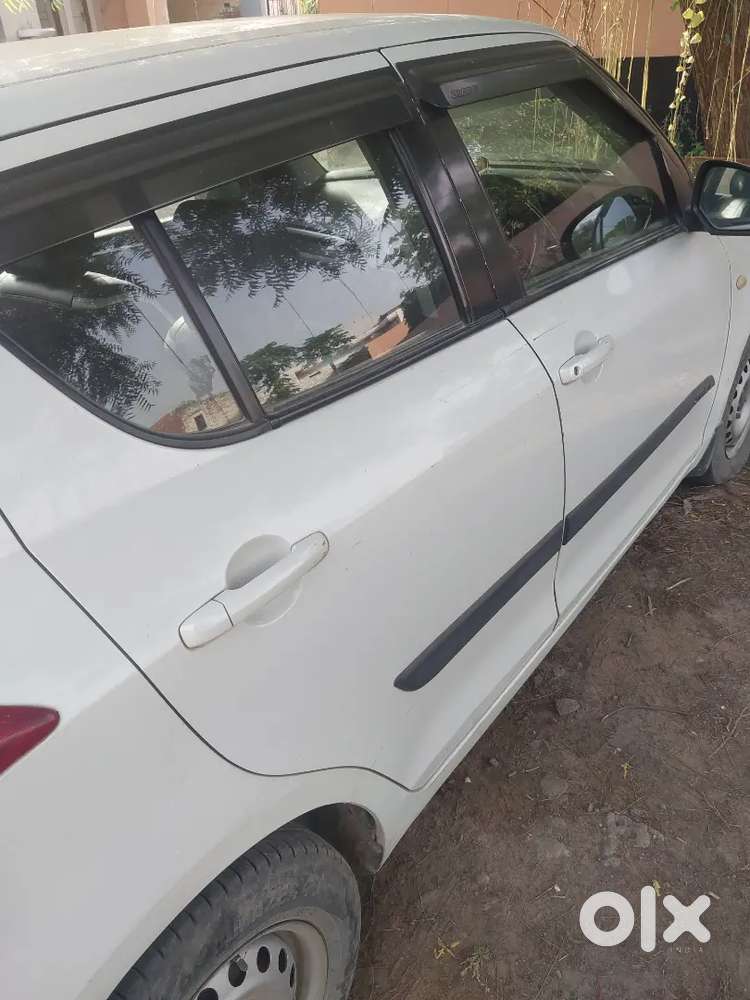 Maruti Suzuki Swift 2017 Diesel 130000 Km Driven