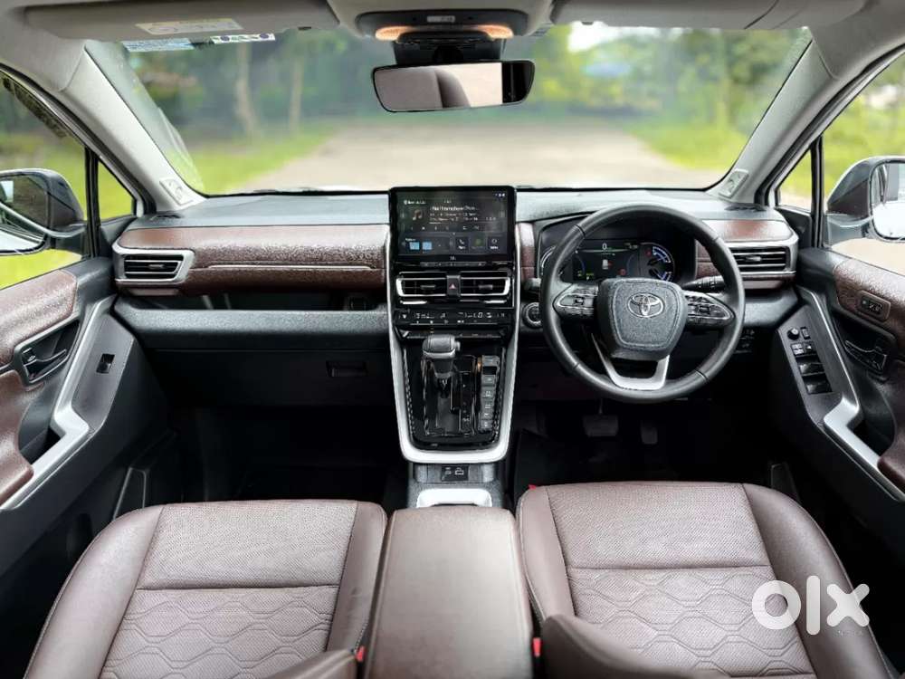 Toyota Innova Hycross 2.0 Zx (o) Hybrid 7 Str, 2025, Petrol