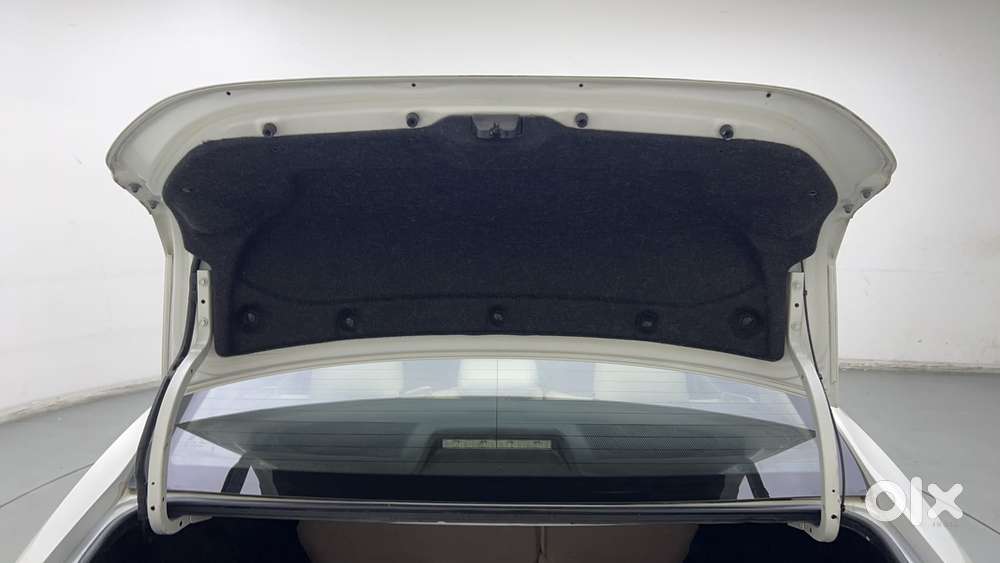 Toyota Corolla Altis 2013-2017 Vl At, 2016, Petrol