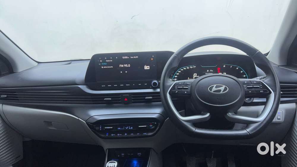 Hyundai New I20 1.2 Asta (o) Mt Dual Tone, 2023, Petrol