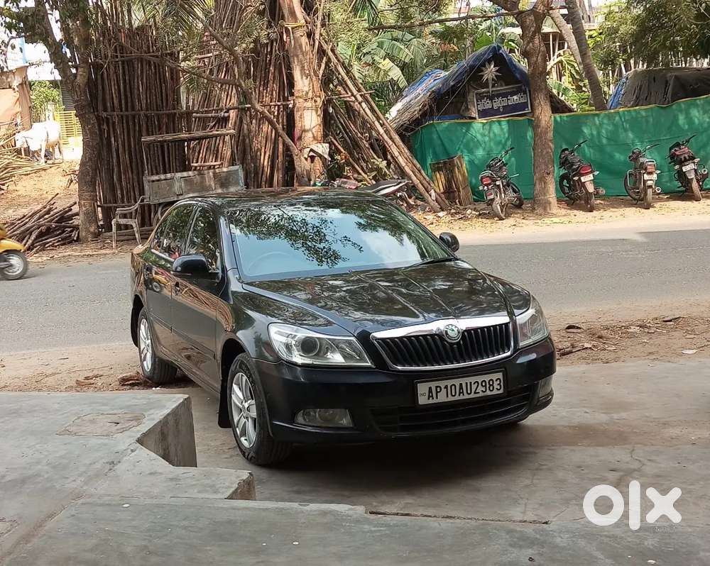 ఆల్ గుడ్ కండిషన్ ఫుల్ ఇన్సూరెన్స్ వన్ ఇయర్ లైఫ్ టు ఇయర్ వాలిడ్ ఏసి