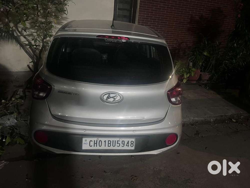 Hyundai I 10 Grey Car Manual 2018 - Mint Condition