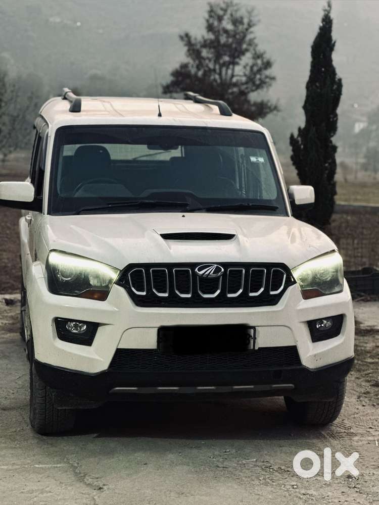 Mahindra Scorpio S10