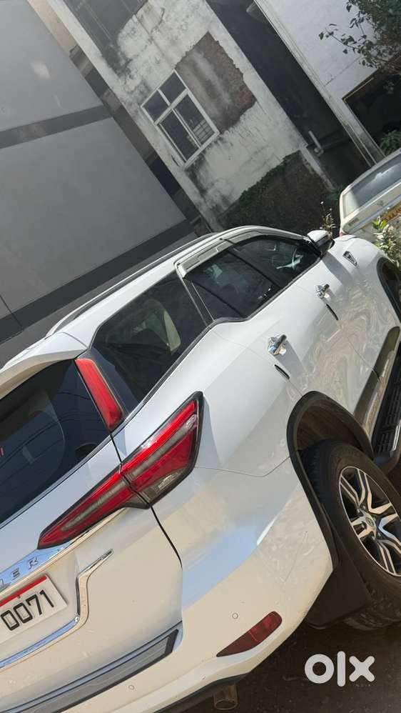 Toyota Fortuner 2024 Diesel Well Maintained