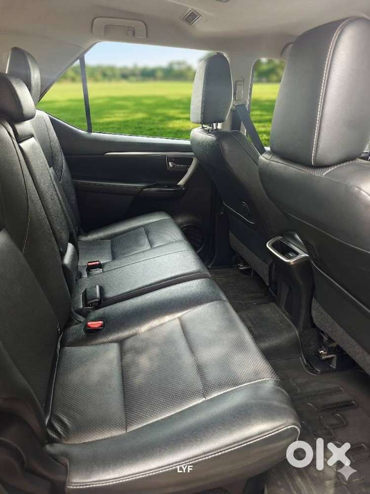 Toyota Fortuner 4x2 At 2.7 Petrol, 2022, Petrol