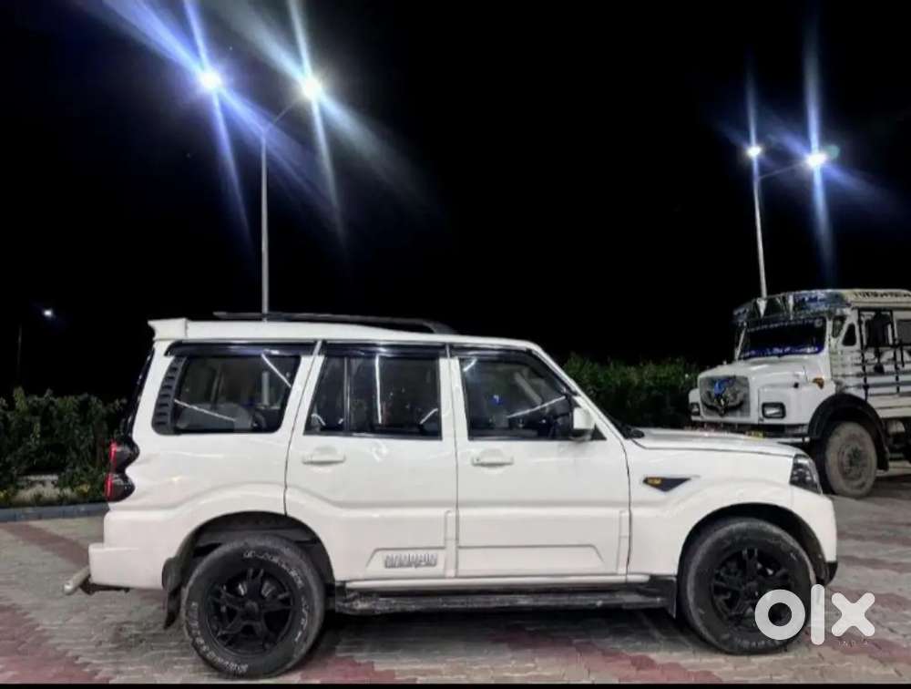 Mahindra Scorpio Classic 2017 S6+