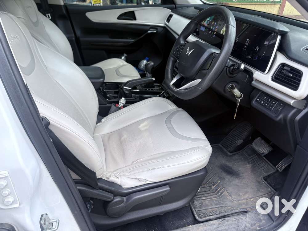 Mahindra Xuv700 2.2 Ax 5 Diesel At 7 Str, 2023, Diesel