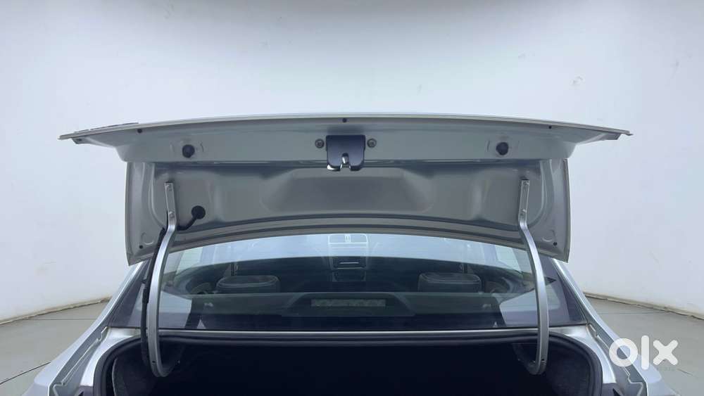 Volkswagen Ameo 1.2 Mpi Highline 16 Alloy, 2016, Petrol