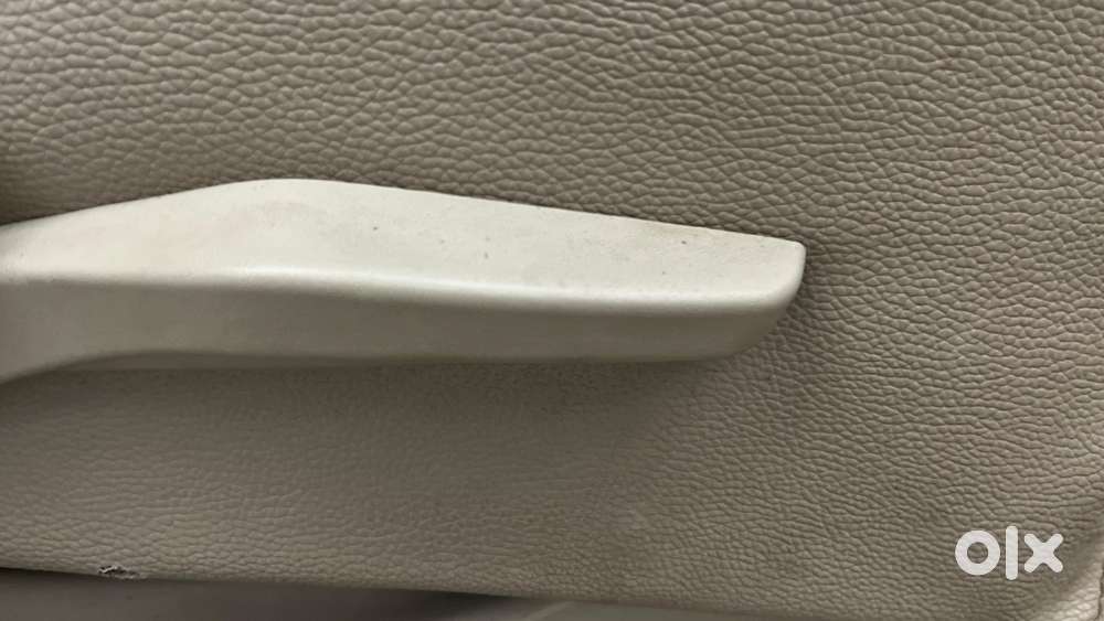 Maruti Suzuki Swift Dzire Amt Zxi, 2018, Petrol
