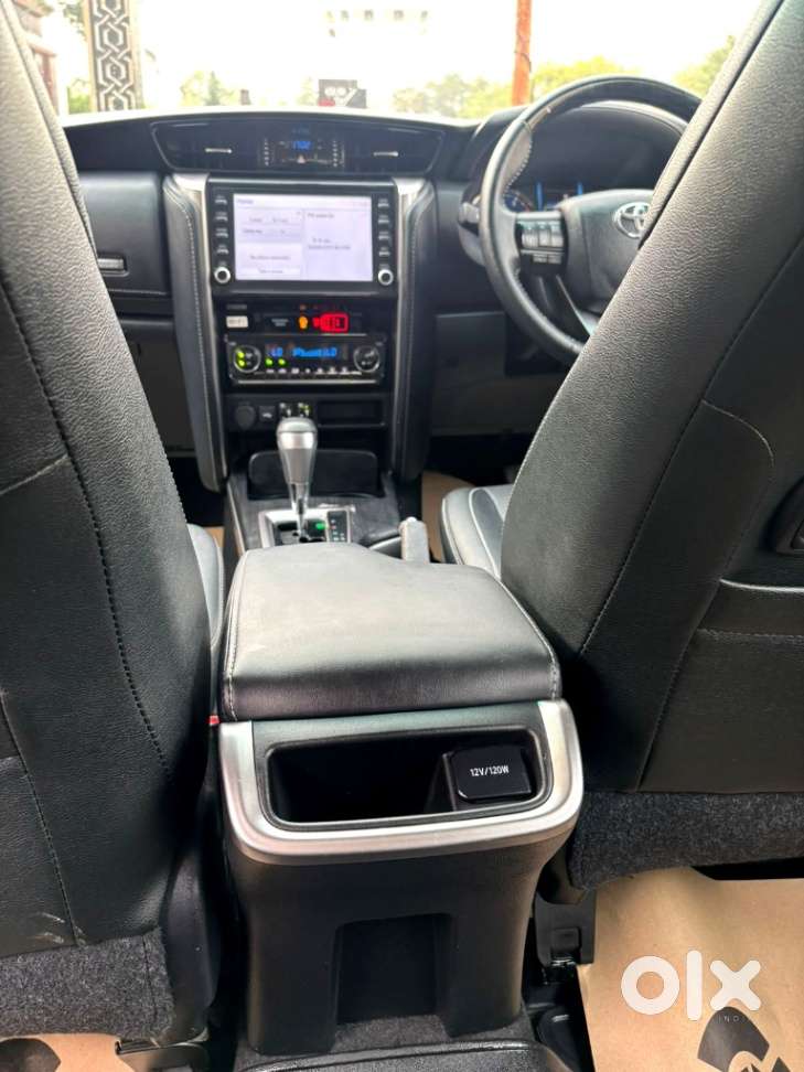 Toyota Fortuner 4x2 At 2.7 Petrol, 2025, Petrol