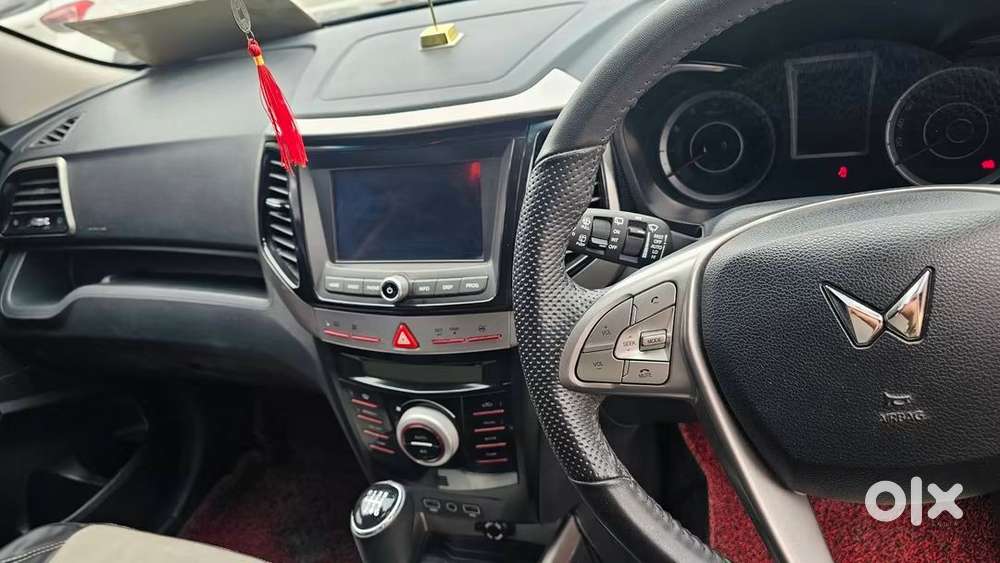 Mahindra Xuv300 Turbosport W8, 2023, Petrol