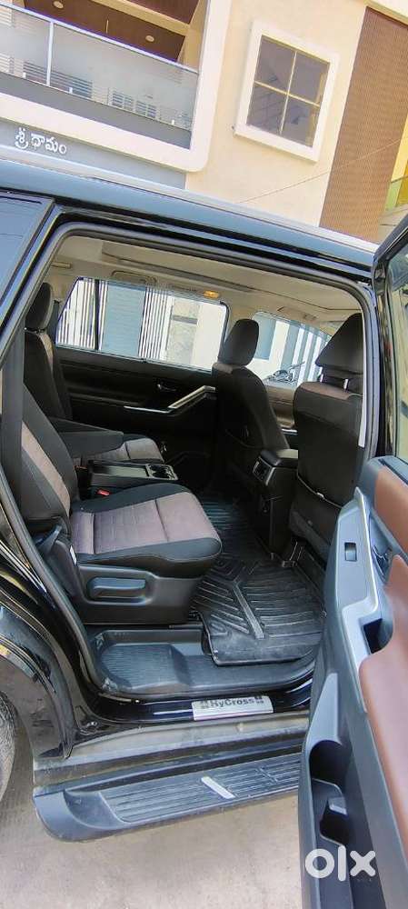 Toyota Innova Hycross 2.0 Vx (o) Hybrid 7 Str, 2025, Cng & Hybrids