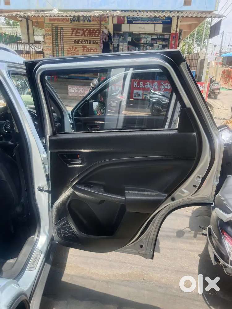 Maruti Suzuki Brezza Lxi 2023