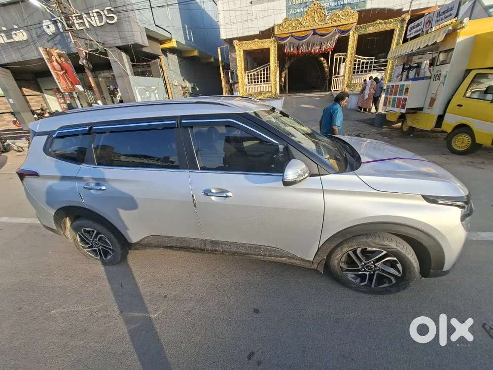 Kia Carens 2024 Petrol Well Maintained