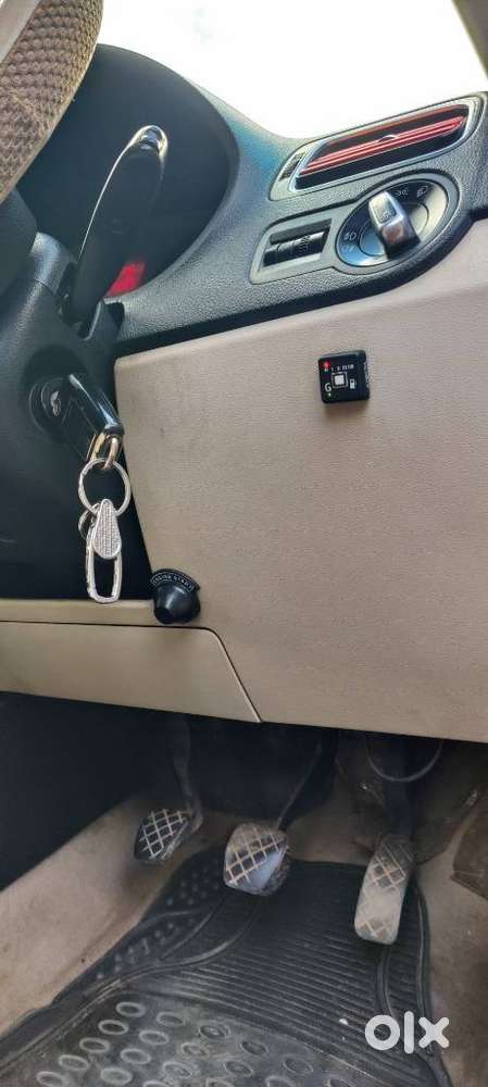 Volkswagen Polo Petrol Highline 1.6l, 2013, Petrol