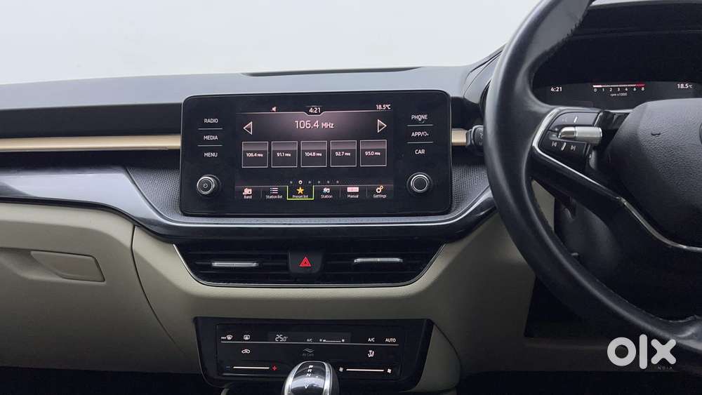 Skoda Slavia Style 1.0l Tsi At, 2023, Petrol