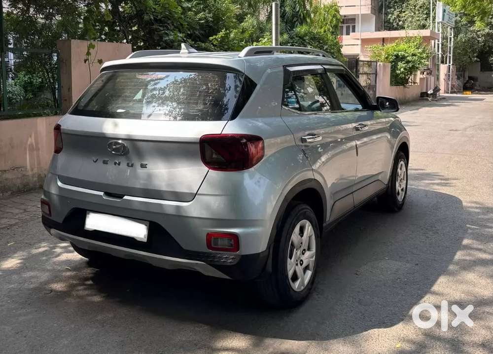 Hyundai Venue 1.2 S (o), 2022, Petrol
