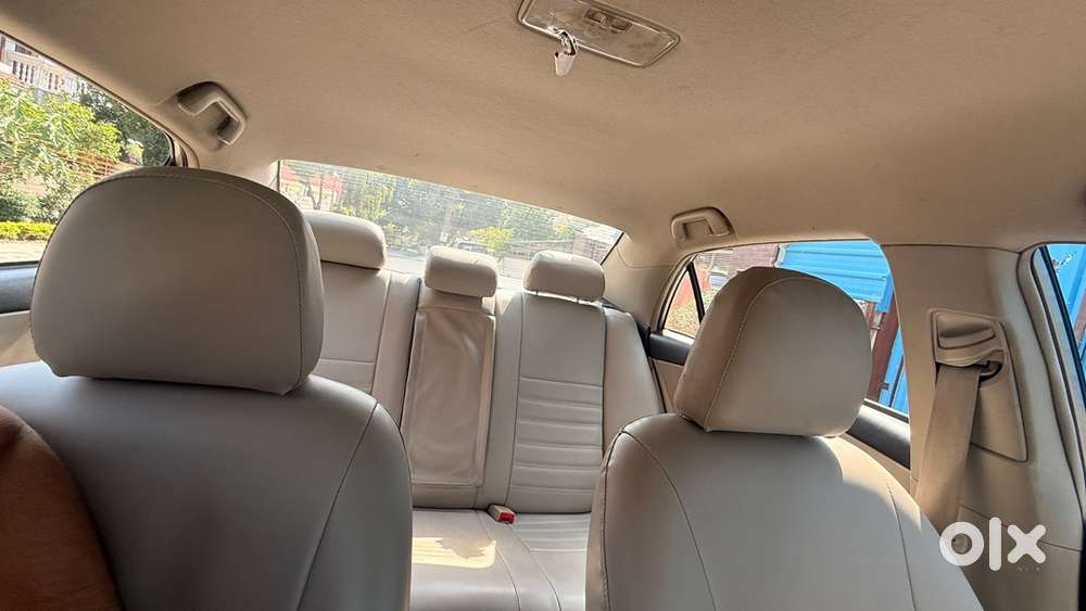 Toyota Corolla Altis 2013