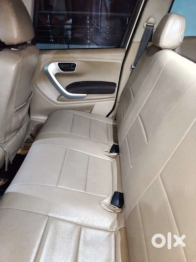 Mahindra Tuv 300 T8(fulloption).
