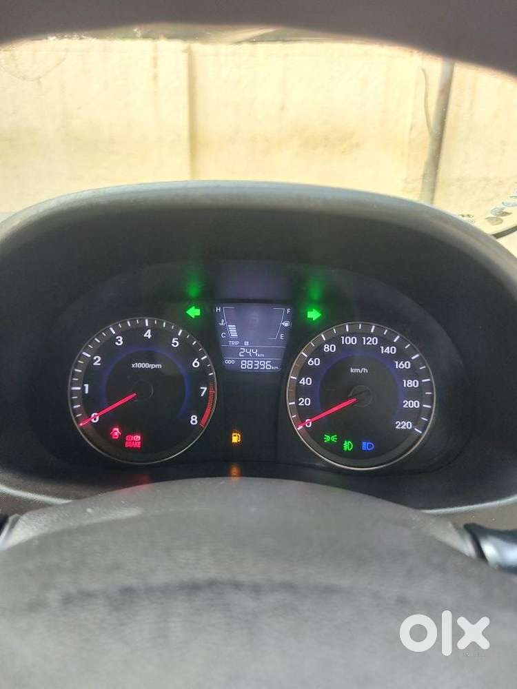 Hyundai Verna 1.6 Ex Vtvt, 2013, Petrol