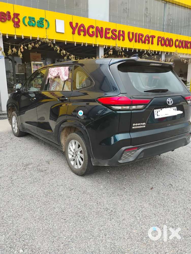 Toyota Innova Hycross 2023 G-slf