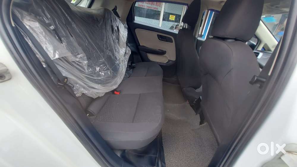 Tata Altroz 1.2 Xm Plus, 2024, Petrol