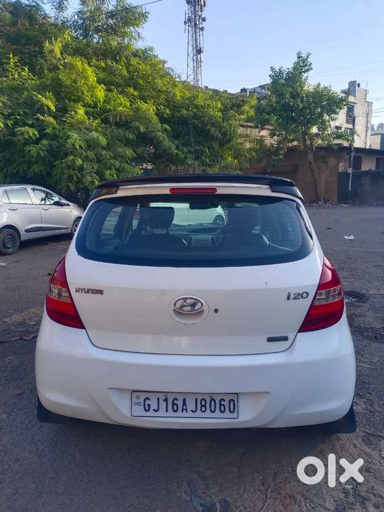 I20 Magna Car
