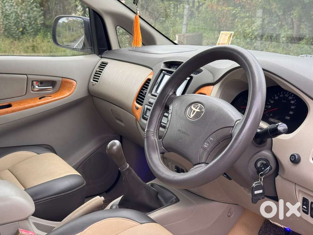 Toyota Innova 2.5 Ev Ps 7 Str Bs-iii, 2011, Diesel