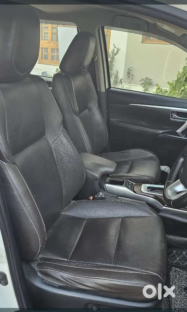 2017 Toyota Fortuner Petrol At