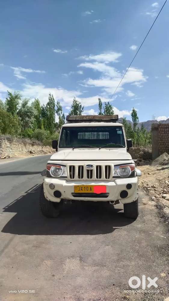 Mahindra Bolero Neo 2016 Petrol 118000 Km Driven