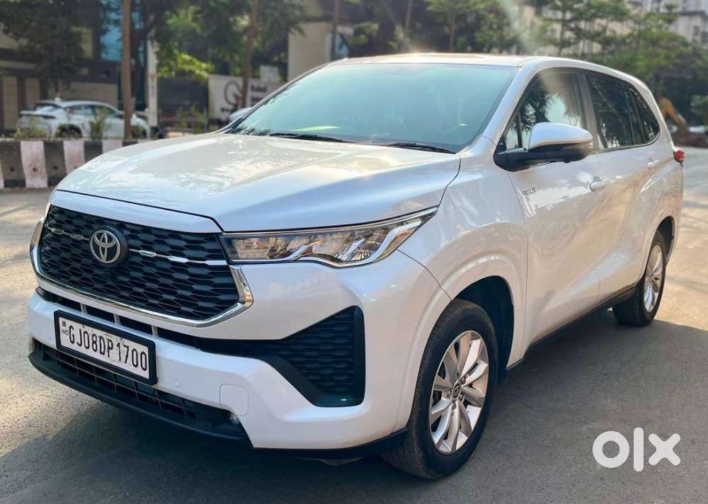 Toyota Innova Hycross, 2025, Petrol