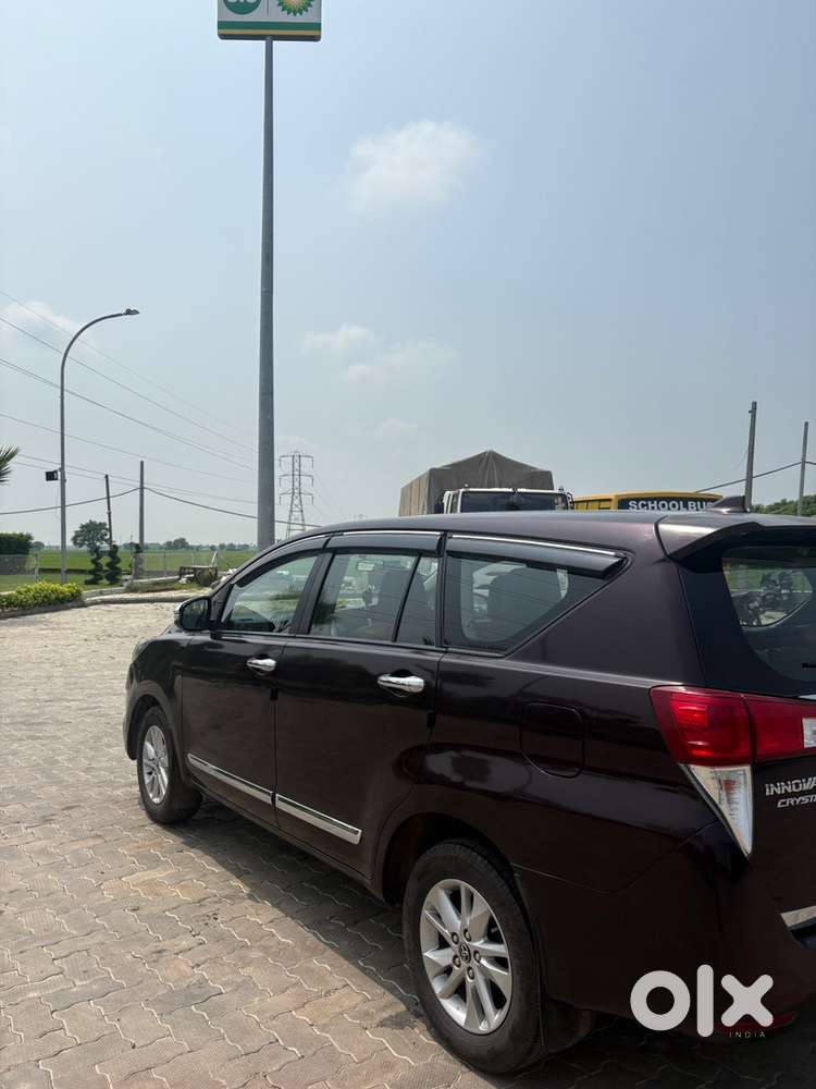 Toyota Innova Crysta 2019