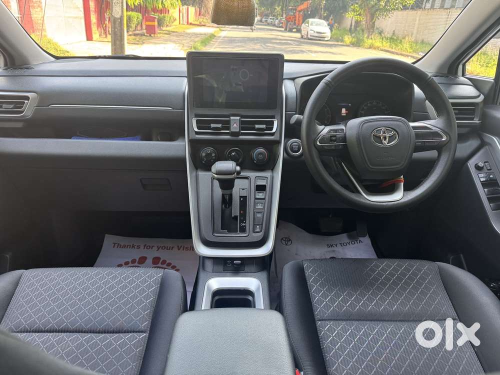 Toyota Innova Hycross 2.0 Gx 8 Str, 2025, Petrol
