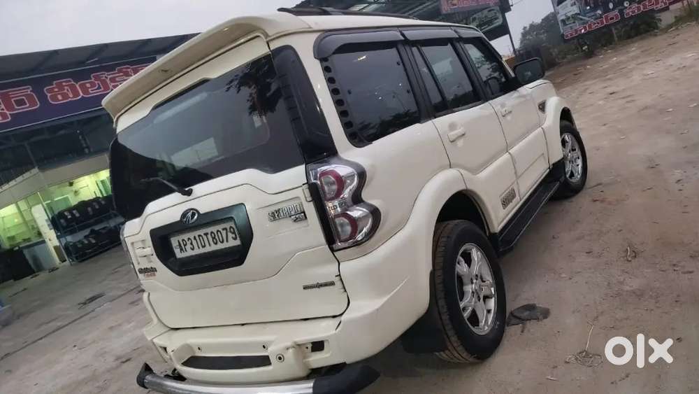 Mahindra Scorpio S10 2017 Diesel 110000 Km Driven