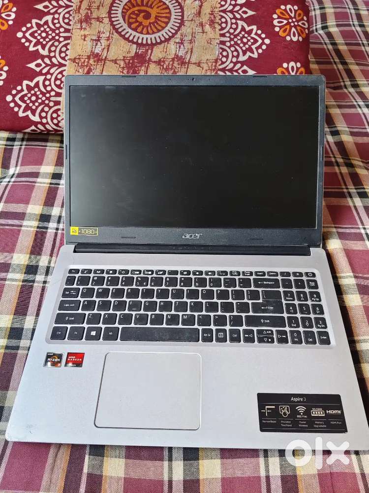 Acer Aspire 3 AMD Ryzen 3 Dual Core 3250U

4 GB RAM 1000 GB Hard disk