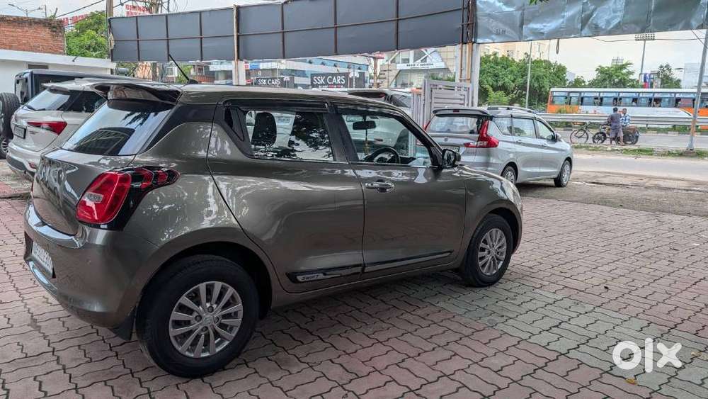 Maruti Suzuki Swift Vxi + Manual, 2019, Petrol