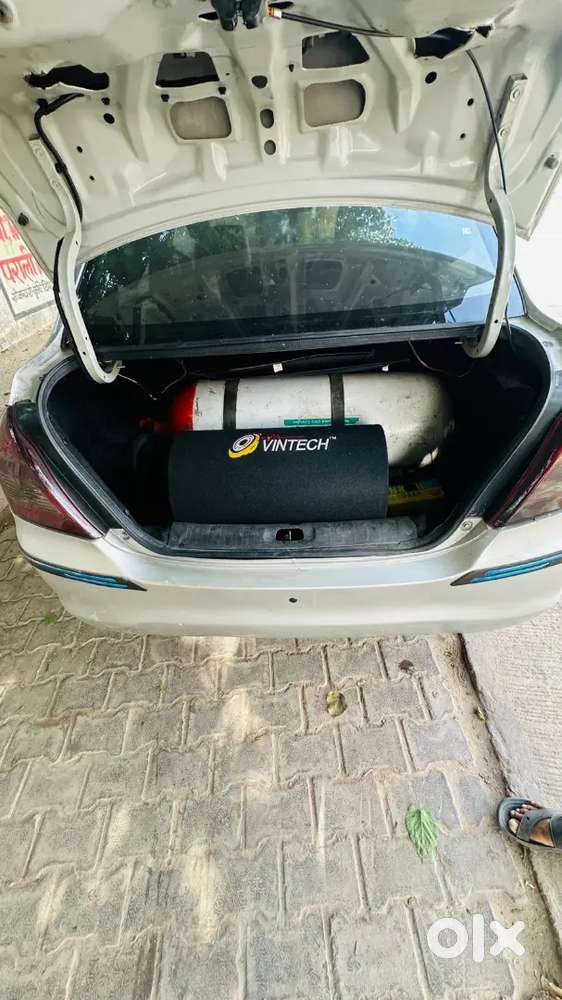 Maruti Suzuki Swift Dzire 2014 Cng & Hybrids 79000 Km Driven