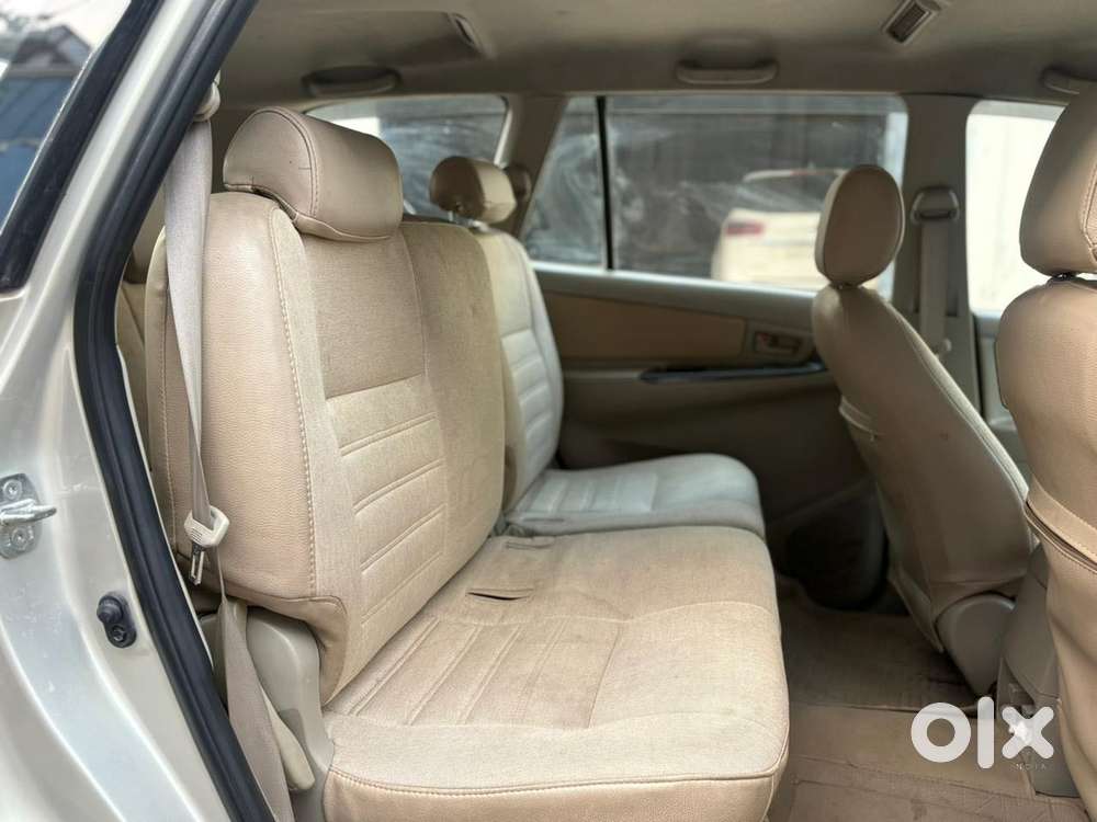 Toyota Innova 2.5 Gx (diesel) 8 Seater Bs Iv, 2013, Diesel