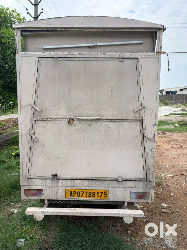 Mahindra Quanto 1.5 C8 2011