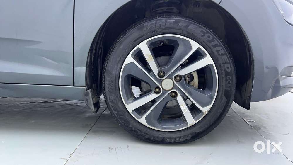 Tata Altroz 1.2 Xza Plus, 2023, Petrol