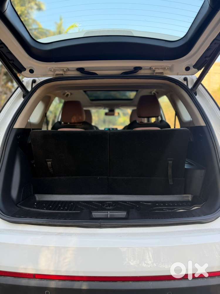 Mg Hector Plus Sharp Pro 1.5 Turbo Petrol Cvt 7 Str, 2023, Petrol