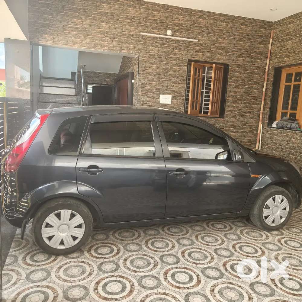 Ford Figo 2010 Petrol +cng Well Maintained With Fully Loaded