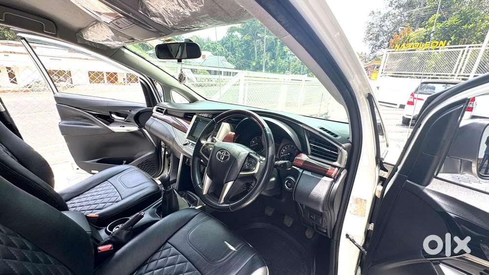 Toyota Innova Crysta, 2016