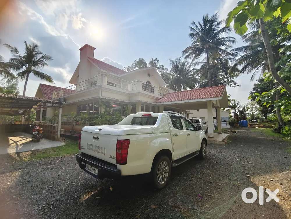 Isuzu V-cross 2017 Diesel Well Maintained