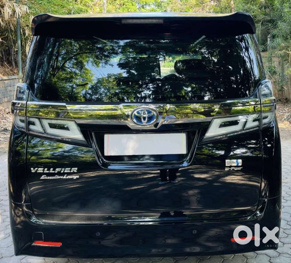 Toyota Vellfire 2.5 Executive Lounge, 2021, Petrol