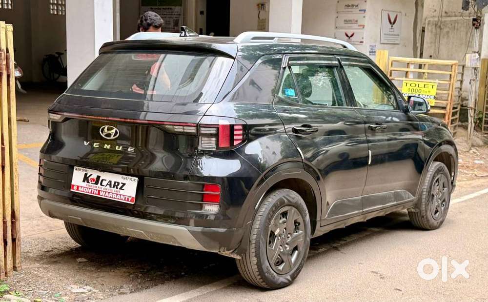 Hyundai Venue 1.2 S (o), 2024, Petrol