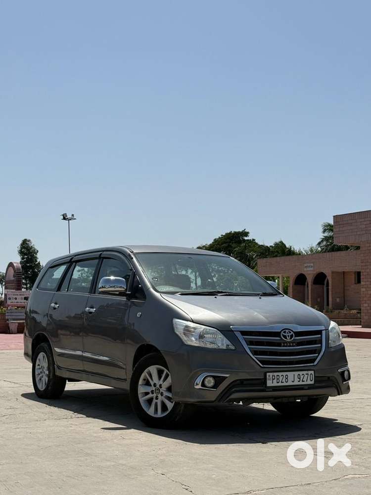Toyota Innova 2014